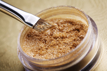 gold shimmer makeup