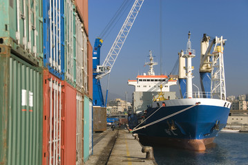 containers port