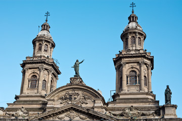 Fototapeta na wymiar Katedra w Santiago de Chile