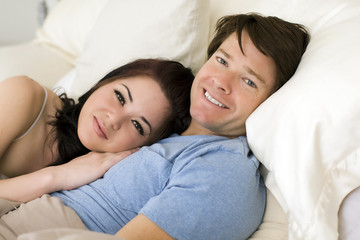 Obraz na płótnie Canvas Couple in bed