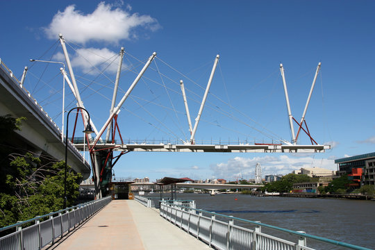 Brisbane bridge construction