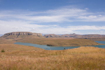 Drakensberge mit See