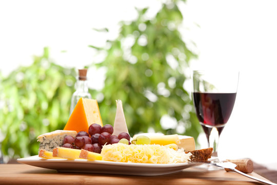 cheese plate with red wine