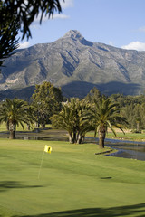 Golfing holiday by the mountains