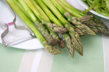 frischer spargel