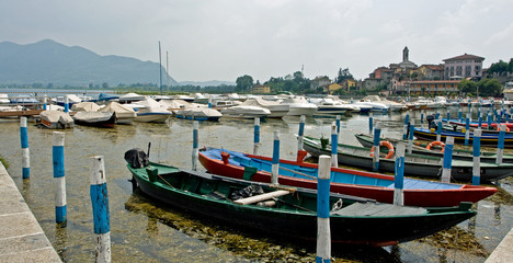 Fototapeta na wymiar Port w Sarnico