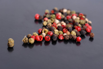 pieprz colorowy, coloured pepper © Krzysztof Budziakows