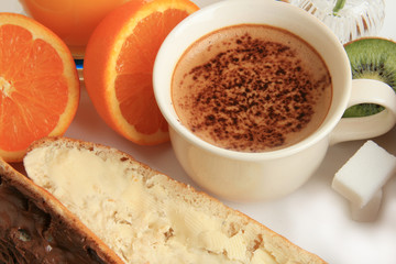 tartines de beurre et nutella, cafe et fruits