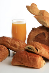 jus de fruit et viennoiseries