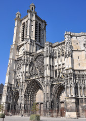 Fototapeta na wymiar Katedra w Troyes