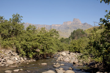 Drakensberge mit Fluss