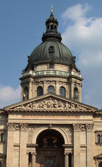 Fototapeta na wymiar Statues on the facade of the Budapest basilica, Hungary