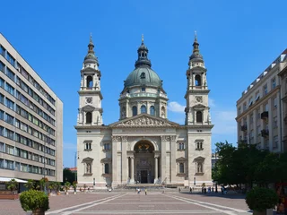 Tuinposter St. Stephen's Basilica in Budapest, Hungary © Scanrail