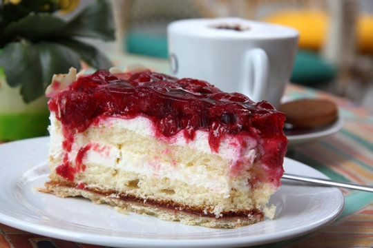 Himbeertorte bilder – Bläddra bland 497 stockfoton, vektorer och videor ...