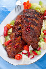 Spare Rib - gegrillt, mit Salat