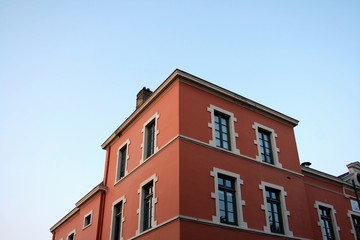 Fototapeta na wymiar façade d'immeuble