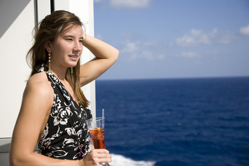 Attractive young woman on a cruiuse