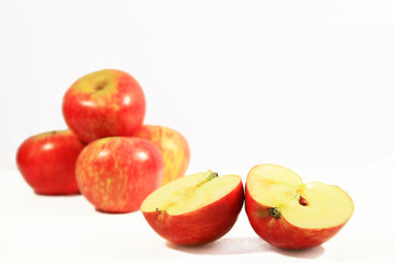 Fototapeta na wymiar świeże jabłko