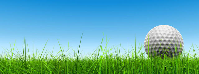 Balle de golf 3D conceptuelle sur l& 39 herbe verte sur un ciel bleu