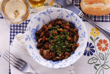 Funghi chiodini trifolati - Antipasti del Trentino Alto Adige