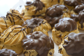Pan de chocolate relleno de crema. México.