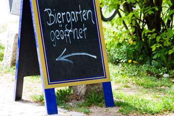 Schild Biergarten