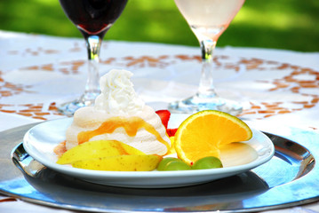 Mousse de naranja en salsa de uvas. Querétaro, México.