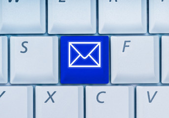 Tastatur mit E-Mail Taste