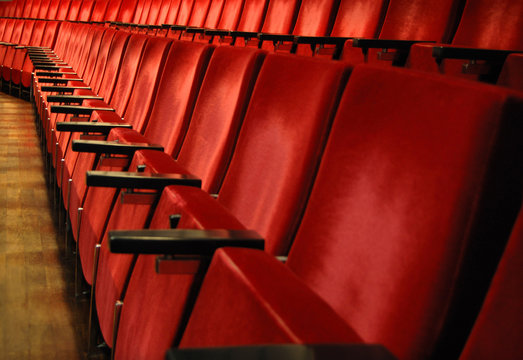 Kinosaal, Theater