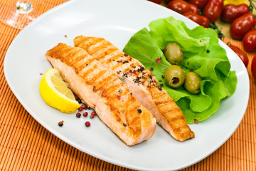 gegrillte lachs - steaks