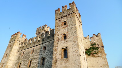 Naklejka premium sirmione castle towers 2