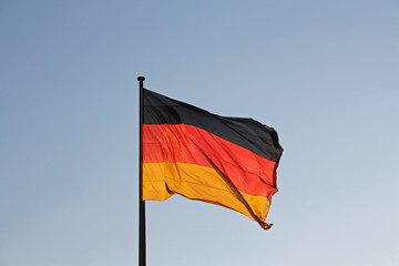 Fahne im Gegenlicht