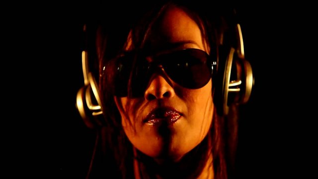 Lady artist in Concert