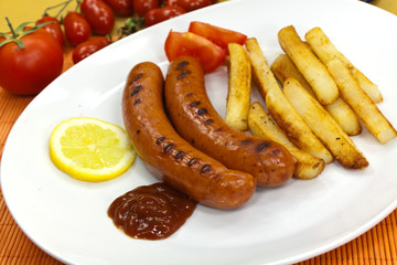 Bratwurst  mit Pommes Frites