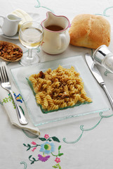 Fusilli al formaggio salva e noci - Primi piatti Lombardia