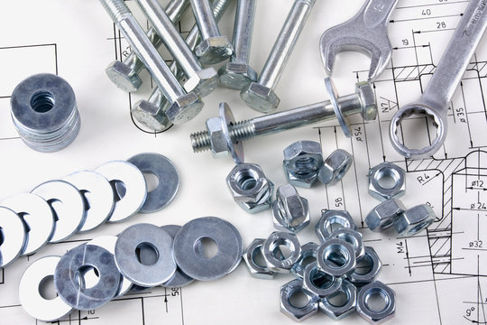 Schrauben und Muttern-2