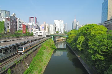 Photo sur Plexiglas Gare 神田川と御茶の水駅