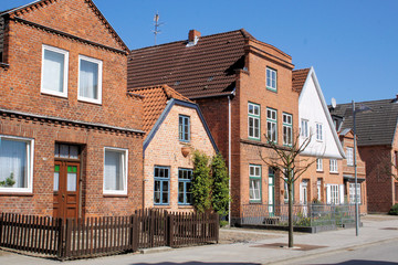 Fototapeta na wymiar Romantische Häuserzeile in Travemünde