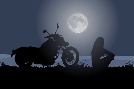 motociclista al chiaro di luna