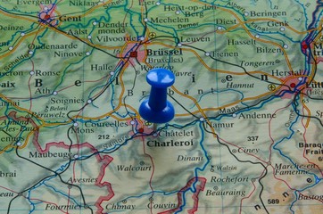 Pointing out Charleroi on the map