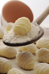 Preparazione degli gnocchi di patate