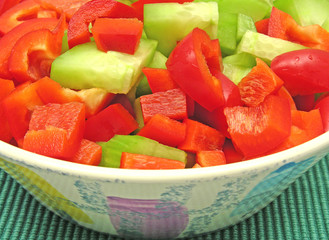 Gurken und Paprikascheiben