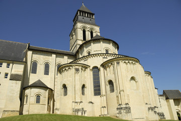 Fototapeta na wymiar Basilique de l'abbaye de Fontevraud