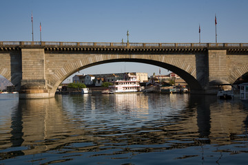 Fototapeta premium London Bridge in Lake Havasu, Attraktion alte Brücke aus London