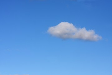 nuage solitaire