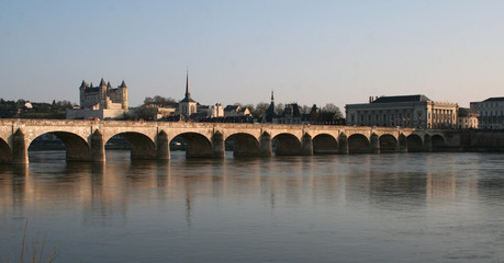 Fototapeta na wymiar Most Saumur