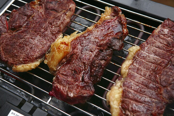 roast meat on roaster