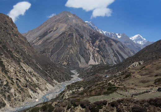 Trekking in the nepal Himalaya