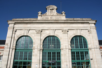 Fototapeta na wymiar Old railway station in Medina del Campo