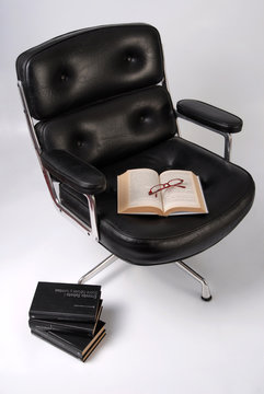 Modernism style black leather executive chair